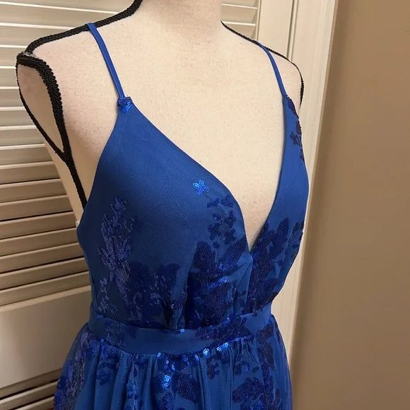 Lulus Captivating Essence Blue Sequin Backless Maxi Dress, Size Medium, NWT - Picture 9 of 17